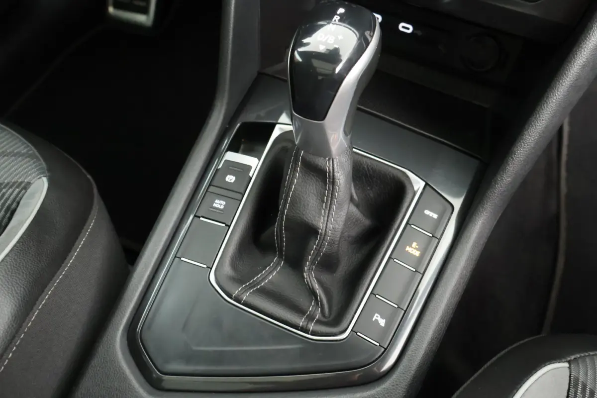 1.4 TSI 245pk eHybrid R-Line Business Black Style Trekhaak Panoramadak Stoelverwarming Virtual Cockpit