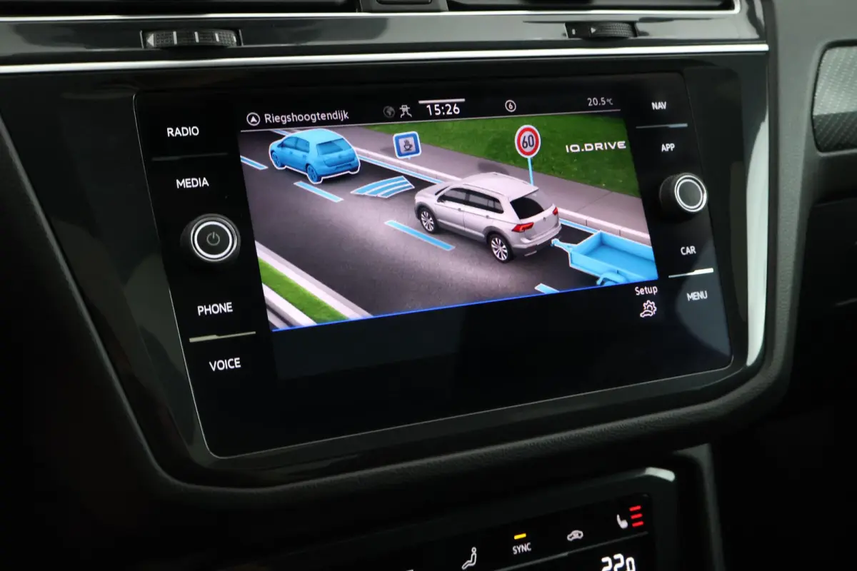 1.4 TSI 245pk eHybrid R-Line Business Black Style Trekhaak Panoramadak Stoelverwarming Virtual Cockpit