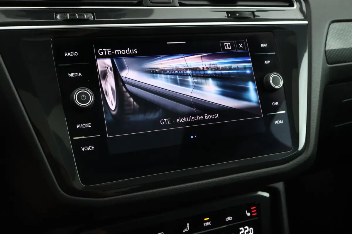 1.4 TSI 245pk eHybrid R-Line Business Black Style Trekhaak Panoramadak Stoelverwarming Virtual Cockpit