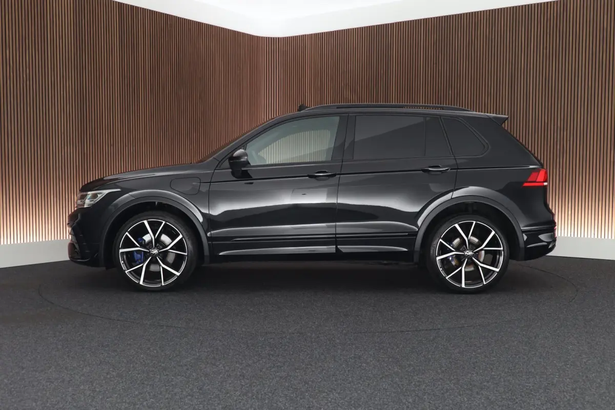 1.4 TSI 245pk eHybrid R-Line Business Black Style Trekhaak Panoramadak Stoelverwarming Virtual Cockpit