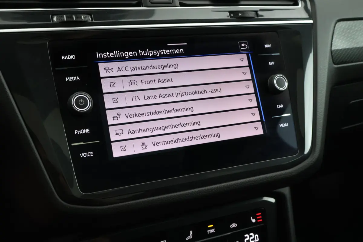 1.4 TSI 245pk eHybrid R-Line Business Black Style Trekhaak Panoramadak Stoelverwarming Virtual Cockpit