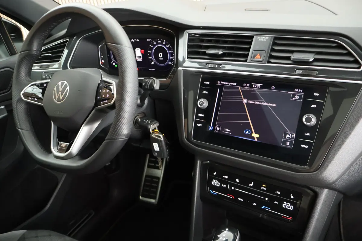 1.4 TSI 245pk eHybrid R-Line Business Black Style Trekhaak Panoramadak Stoelverwarming Virtual Cockpit
