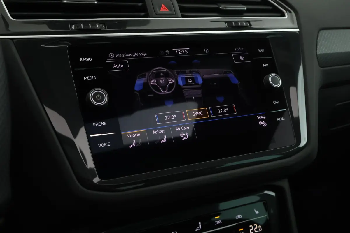 1.5 TSI 150pk DSG R-Line Business + Trekhaak Camera HUD Stoelverwarming Panoramadak Navigatie