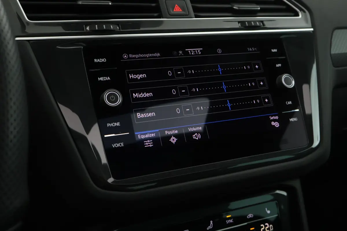 1.5 TSI 150pk DSG R-Line Business + Trekhaak Camera HUD Stoelverwarming Panoramadak Navigatie