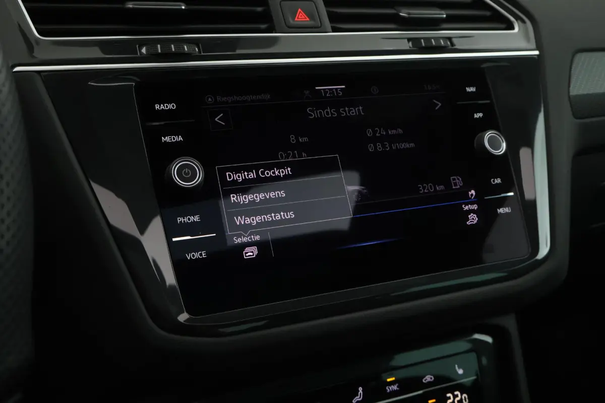 1.5 TSI 150pk DSG R-Line Business + Trekhaak Camera HUD Stoelverwarming Panoramadak Navigatie