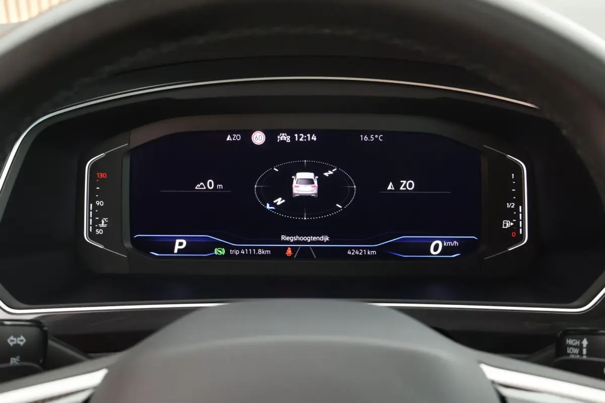 1.5 TSI 150pk DSG R-Line Business + Trekhaak Camera HUD Stoelverwarming Panoramadak Navigatie