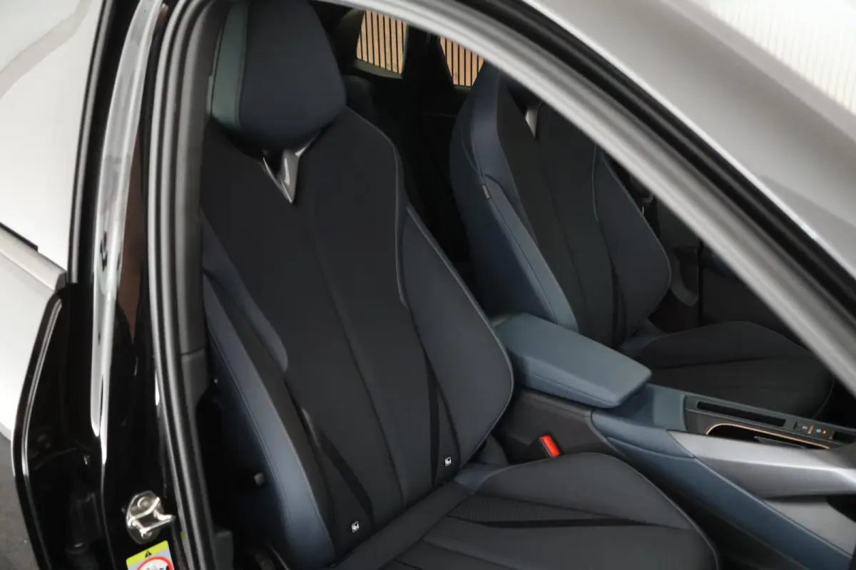 1.5 TSI 272pk e-Hybrid VZ Performance 360Camera Keyless Stoelverwarming Panoramadak Navigatie