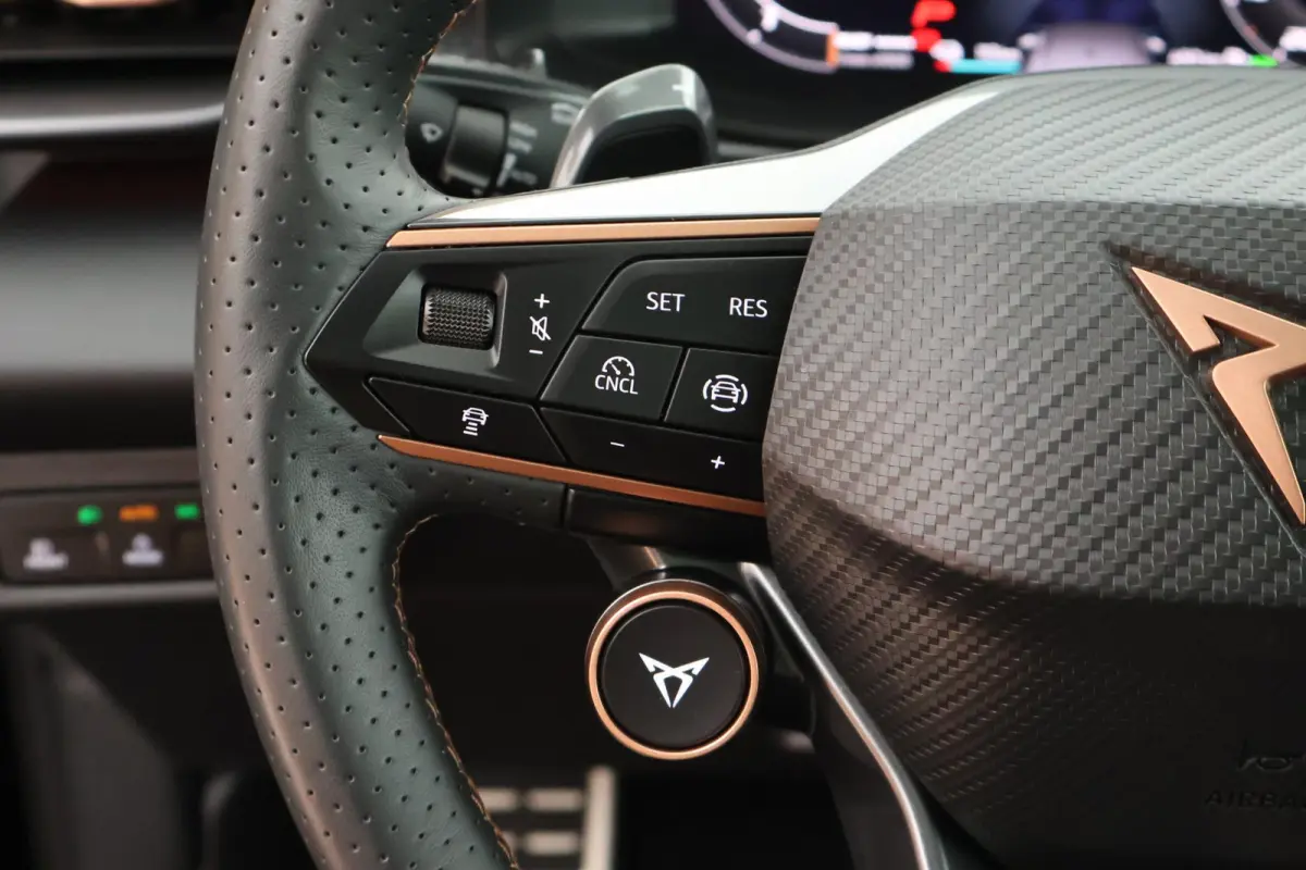 1.5 TSI 272pk e-Hybrid VZ Performance 360Camera Keyless Stoelverwarming Panoramadak Navigatie