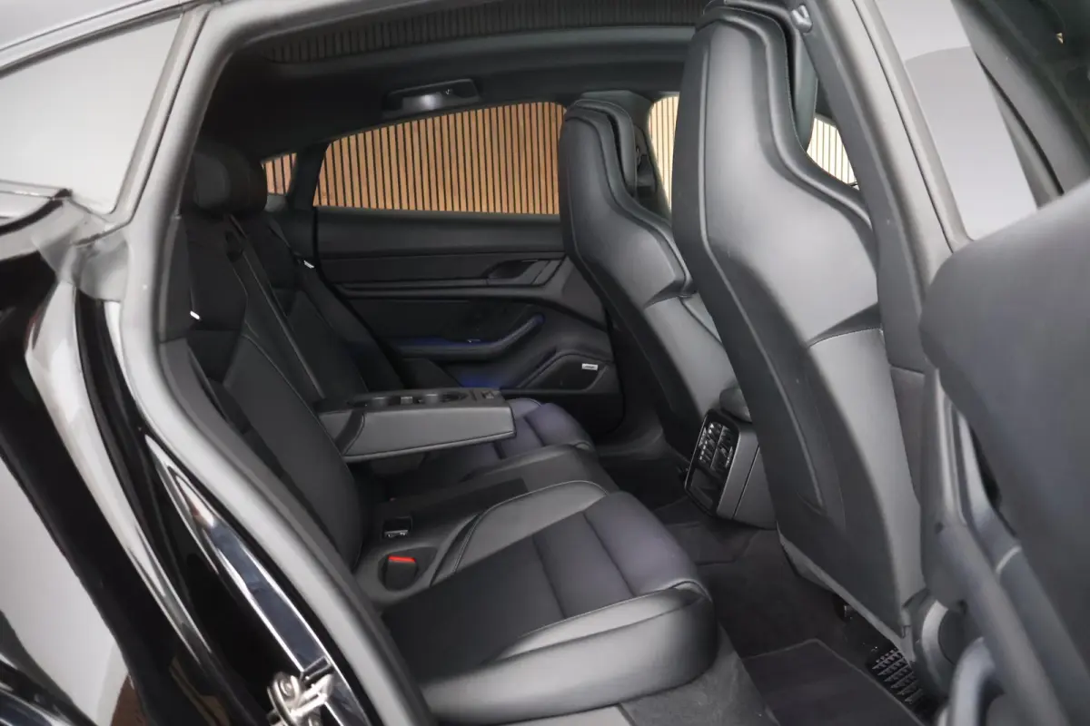 4S Performance 493pk 84 kWh 90% SOH Warmtepomp Sportstoelen BOSE Camera Stoelverwarming Panoramadak