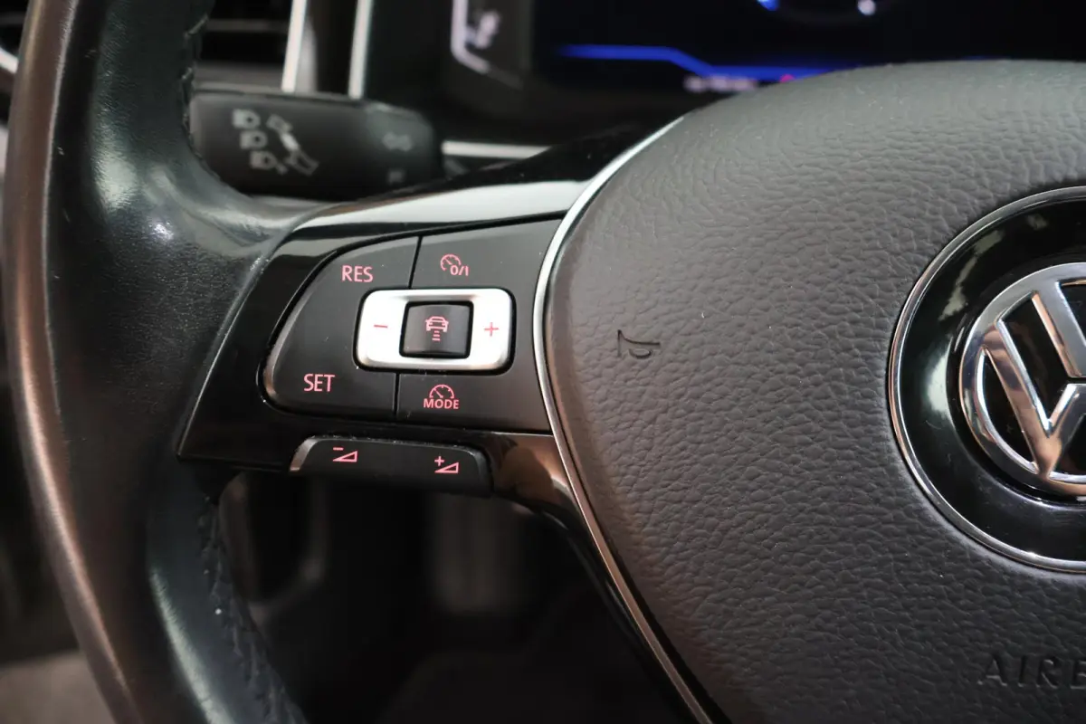 1.0 TSI 95pk R-Line Highline Virtual Cockpit Navigatie Adaptive Cruise Clima