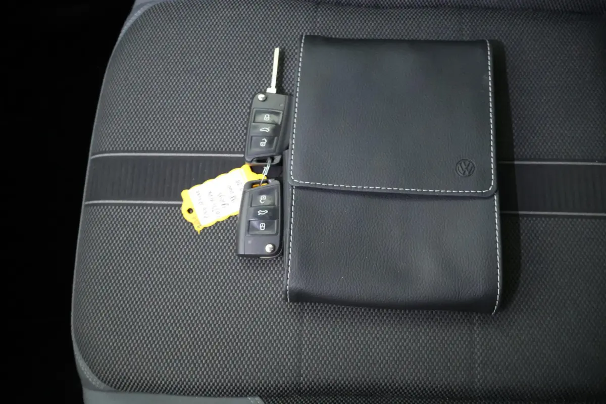 1.0 TSI 95pk R-Line Highline Virtual Cockpit Navigatie Adaptive Cruise Clima