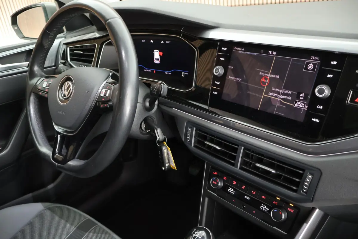 1.0 TSI 95pk R-Line Highline Virtual Cockpit Navigatie Adaptive Cruise Clima