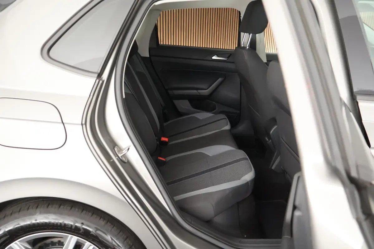 1.0 TSI 95pk R-Line Highline Virtual Cockpit Navigatie Adaptive Cruise Clima