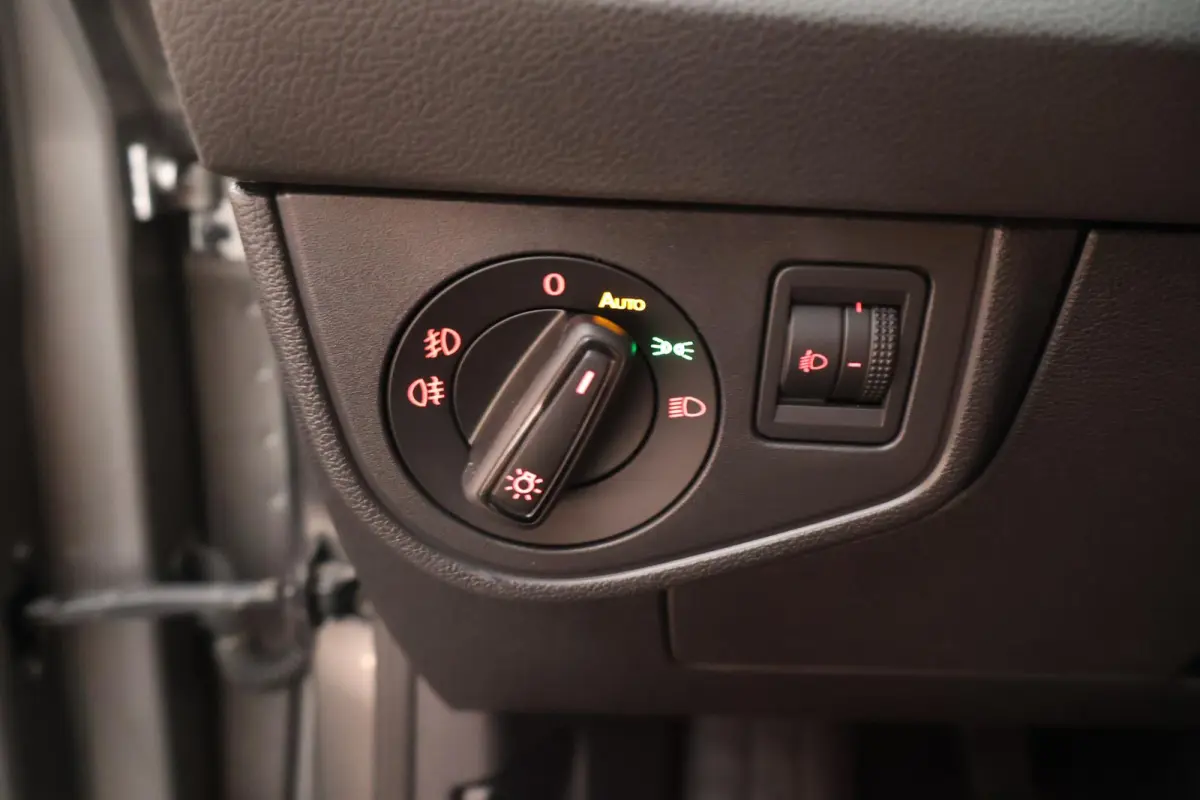 1.0 TSI 95pk R-Line Highline Virtual Cockpit Navigatie Adaptive Cruise Clima