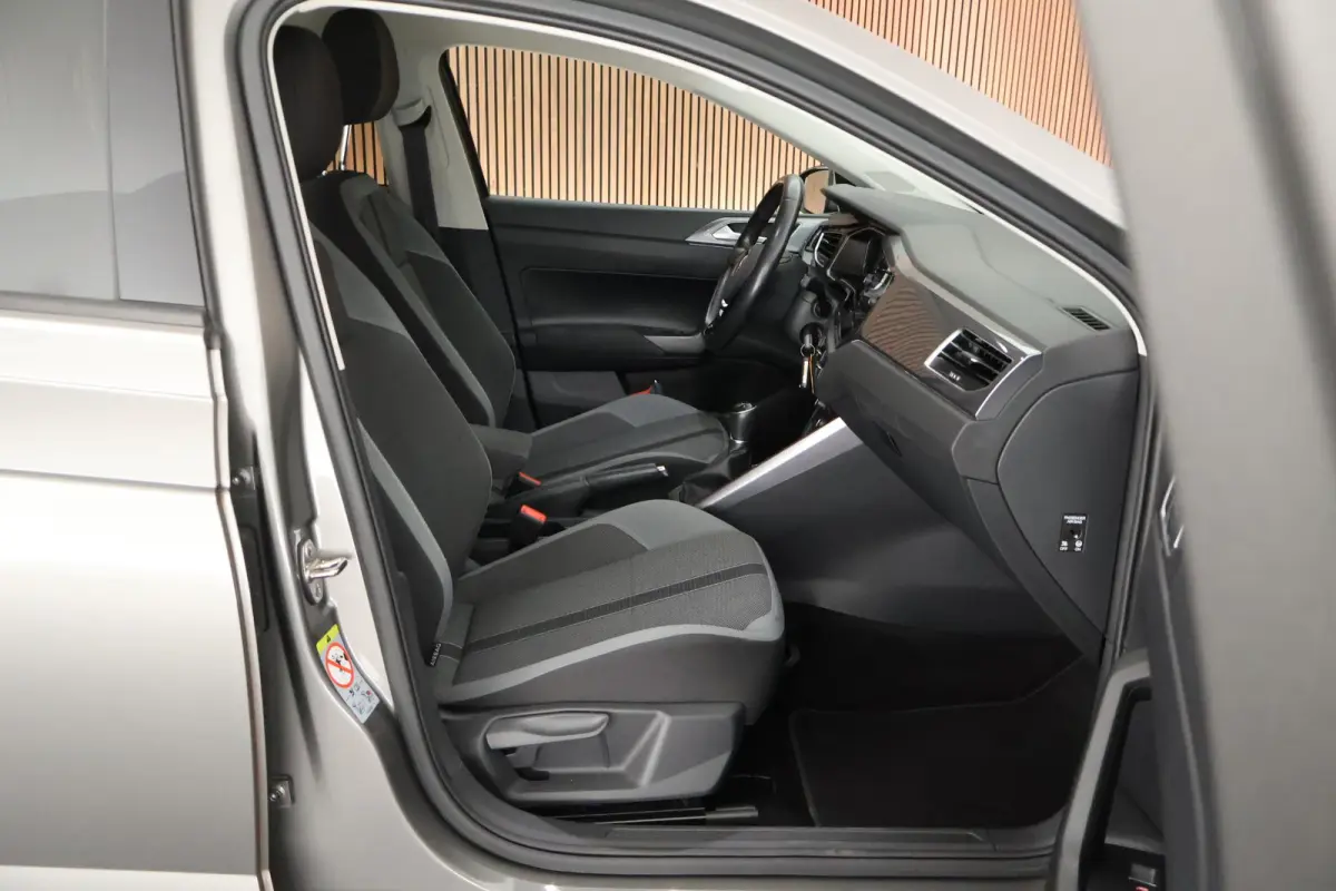 1.0 TSI 95pk R-Line Highline Virtual Cockpit Navigatie Adaptive Cruise Clima