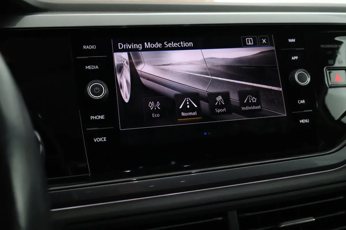 1.0 TSI 95pk R-Line Highline Virtual Cockpit Navigatie Adaptive Cruise Clima