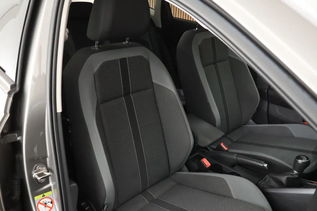 1.0 TSI 95pk R-Line Highline Virtual Cockpit Navigatie Adaptive Cruise Clima