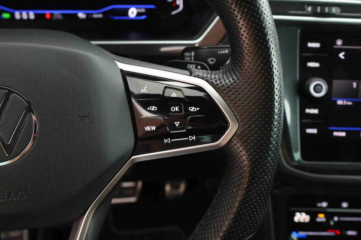 1.5 TSI 150pk DSG R-Line Business+ Panoramadak Camera Keyless Virtual Cockpit Navigatie