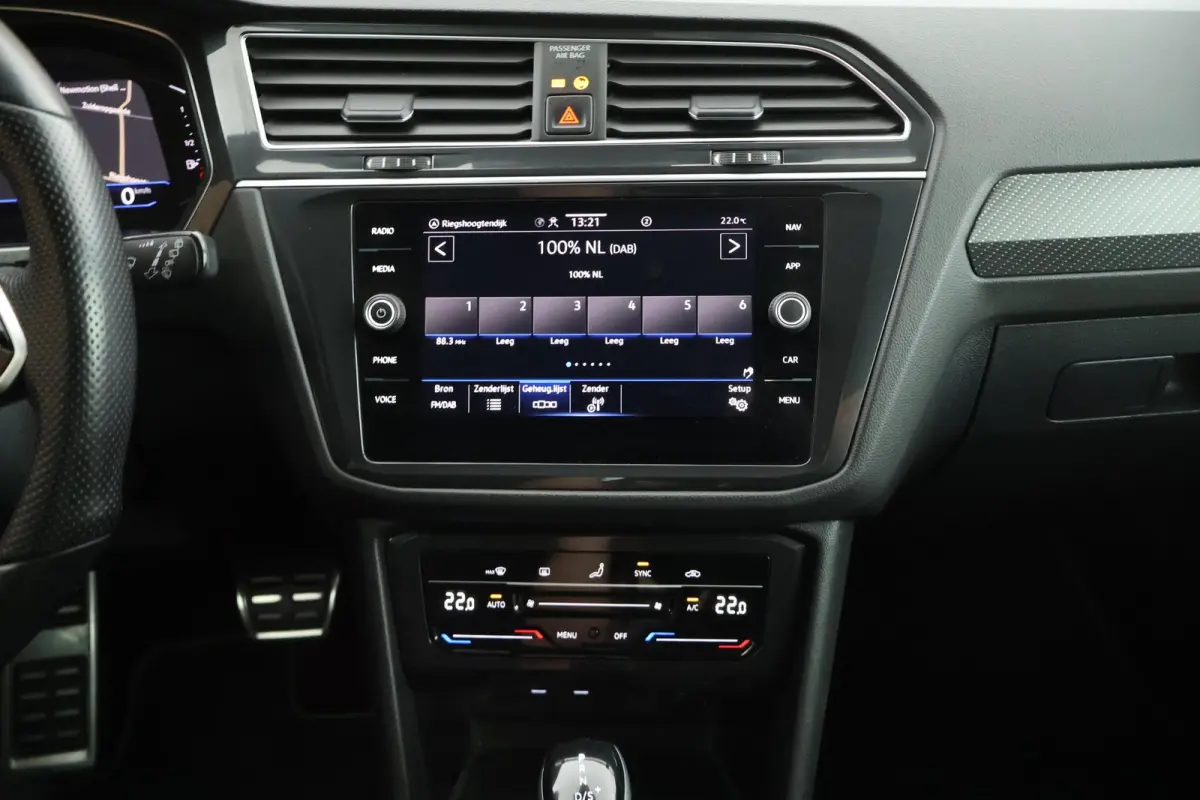 1.5 TSI 150pk DSG R-Line Business+ Panoramadak Camera Keyless Virtual Cockpit Navigatie