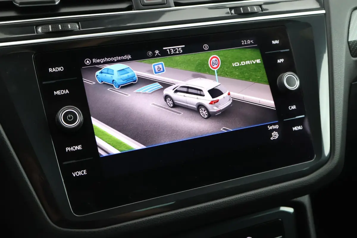 1.5 TSI 150pk DSG R-Line Business+ Panoramadak Camera Keyless Virtual Cockpit Navigatie