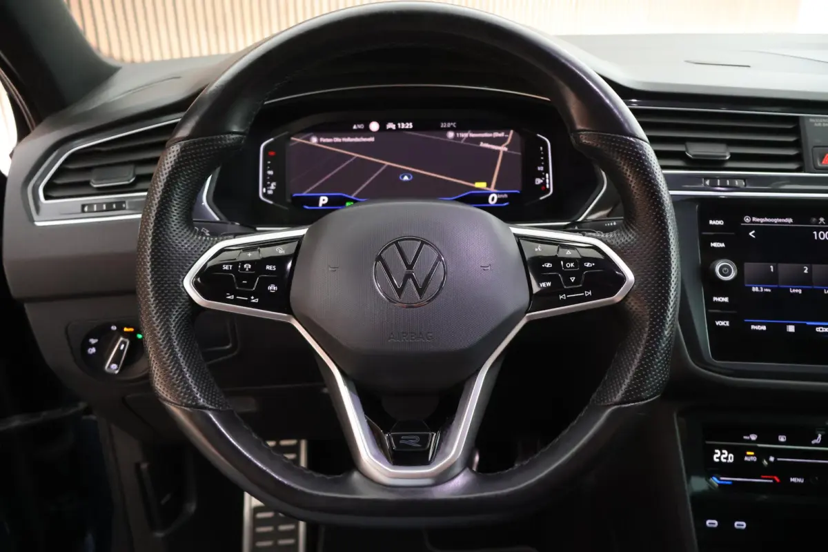 1.5 TSI 150pk DSG R-Line Business+ Panoramadak Camera Keyless Virtual Cockpit Navigatie