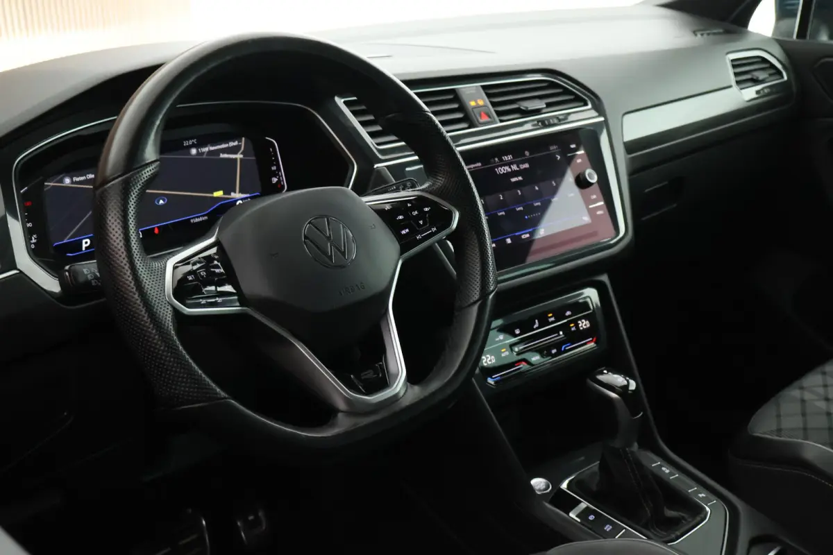 1.5 TSI 150pk DSG R-Line Business+ Panoramadak Camera Keyless Virtual Cockpit Navigatie