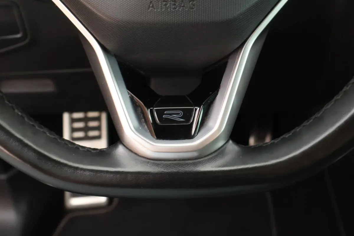 1.5 TSI 150pk DSG R-Line Business+ Panoramadak Camera Keyless Virtual Cockpit Navigatie