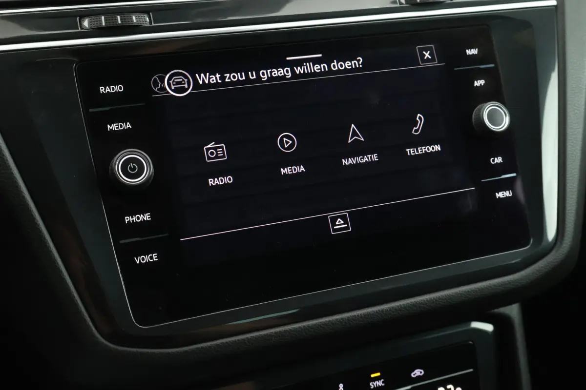 1.5 TSI 150pk DSG R-Line Business+ Panoramadak Camera Keyless Virtual Cockpit Navigatie