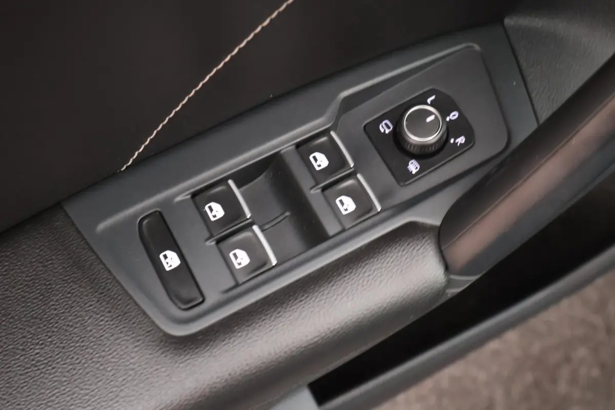 1.5 TSI 150pk DSG R-Line Business+ Panoramadak Camera Keyless Virtual Cockpit Navigatie