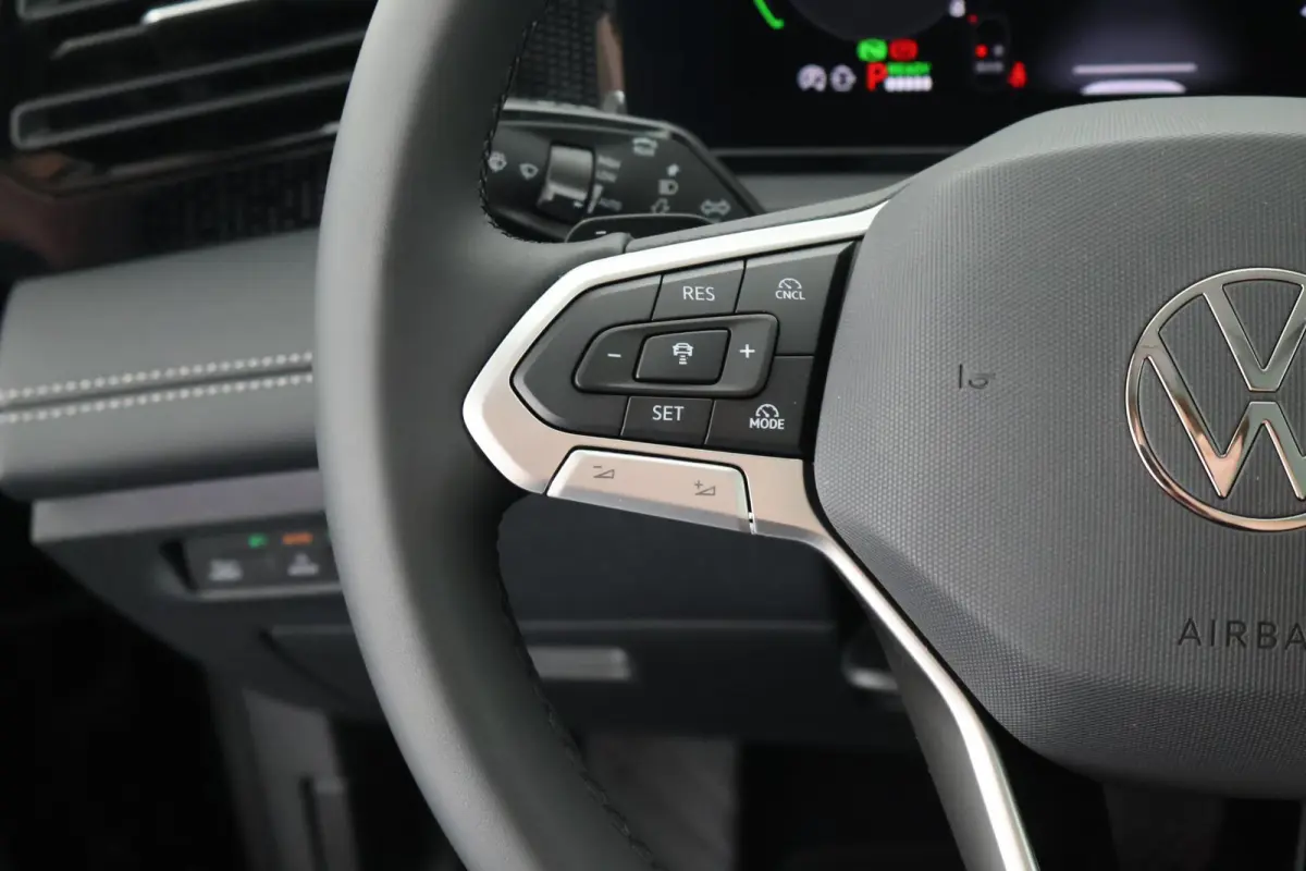 1.5 204pk eHybrid Life Camera Keyless Virtual Cockpit Carplay Panoramadak Trekhaak