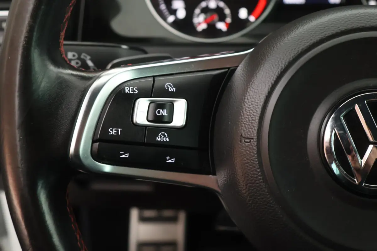 2.0 TSI 230pk DSG GTI Performance Xenon Camera Navigatie Cruise Control Drive Select