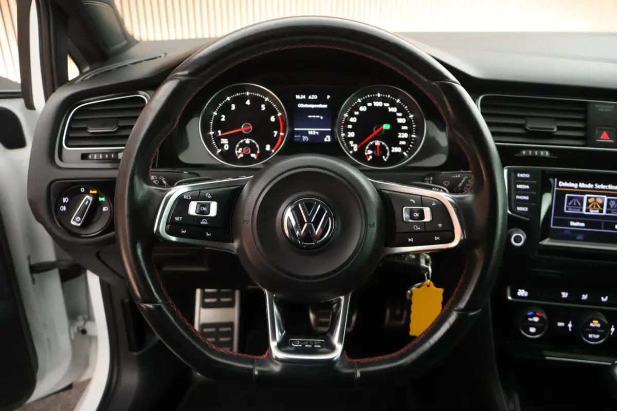 2.0 TSI 230pk DSG GTI Performance Xenon Camera Navigatie Cruise Control Drive Select