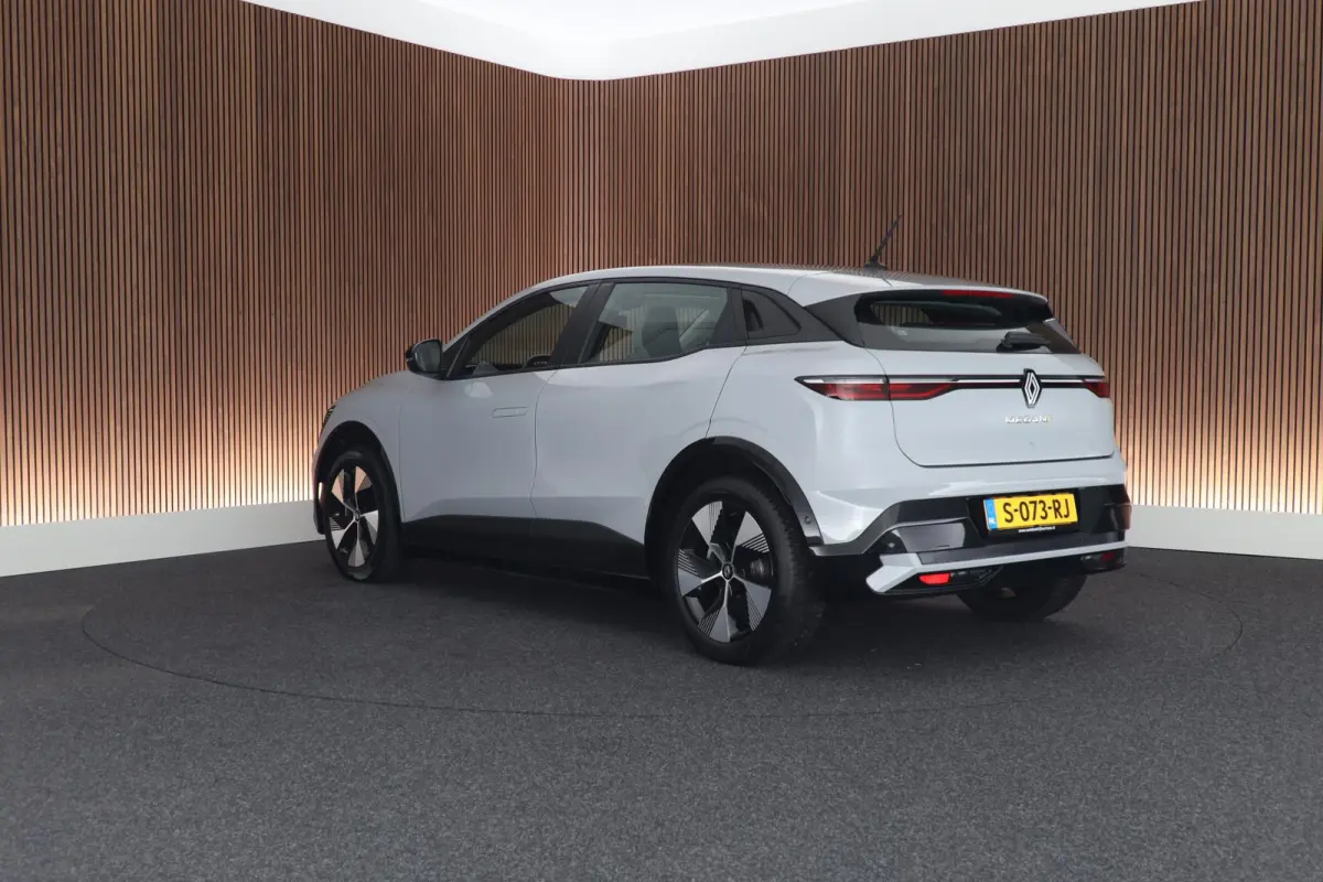 EV60 220pk Optimum Charge Equilibre Stoelverwarming Stuurverwarming Carplay