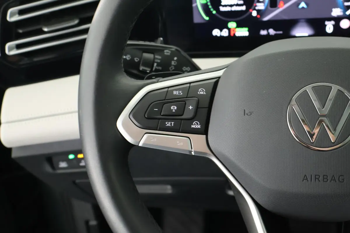 1.5 eHybrid 204pk Elegance Trekhaak 360Camera Head-Up Stuur+Stoelverwarming Keyless Massage Panoramadak