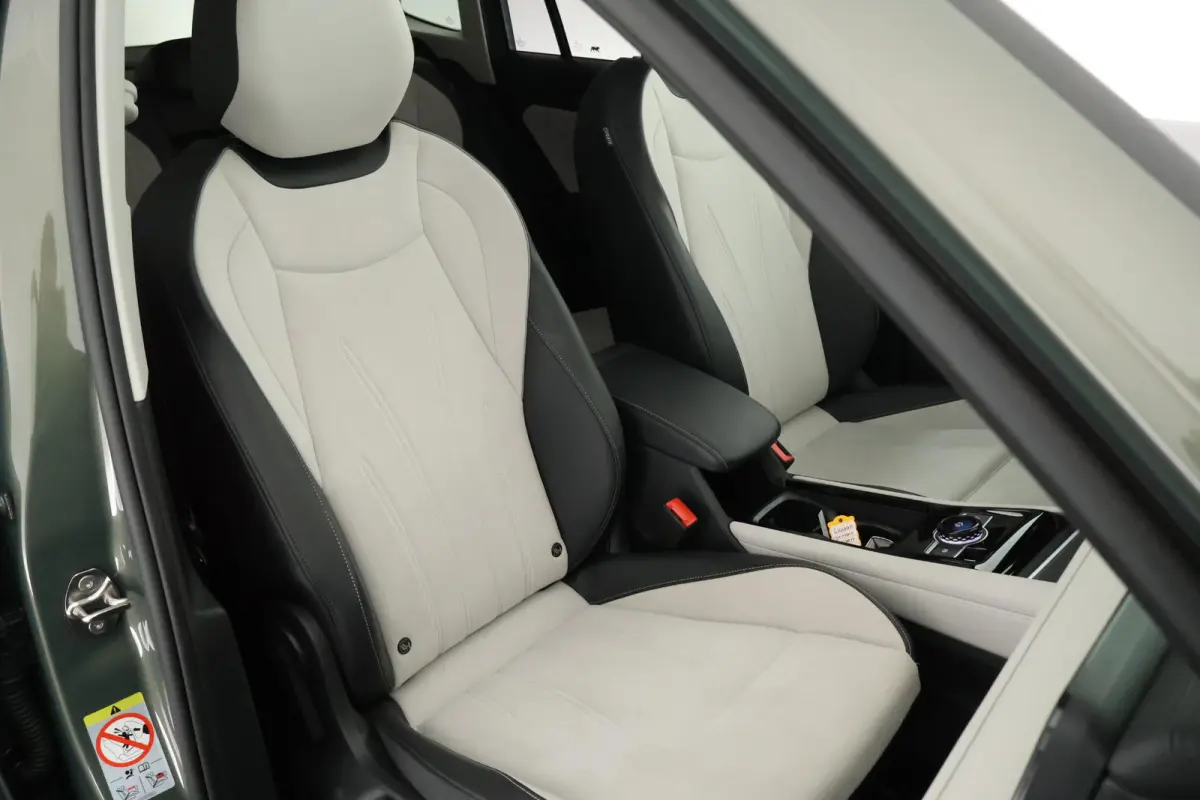 1.5 eHybrid 204pk Elegance Trekhaak 360Camera Head-Up Stuur+Stoelverwarming Keyless Massage Panoramadak