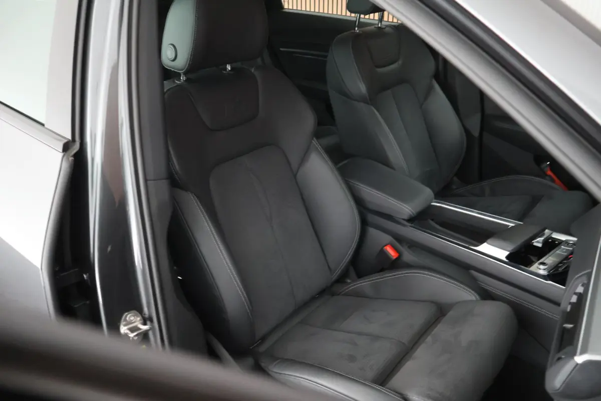 55 408pk 95 kWh SoH 94% quattro S edition Luchtvering Memory Camera Keyless Adaptive cruise 2x S-Line