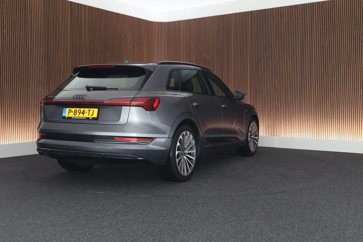 55 408pk 95 kWh SoH 94% quattro S edition Luchtvering Memory Camera Keyless Adaptive cruise 2x S-Line
