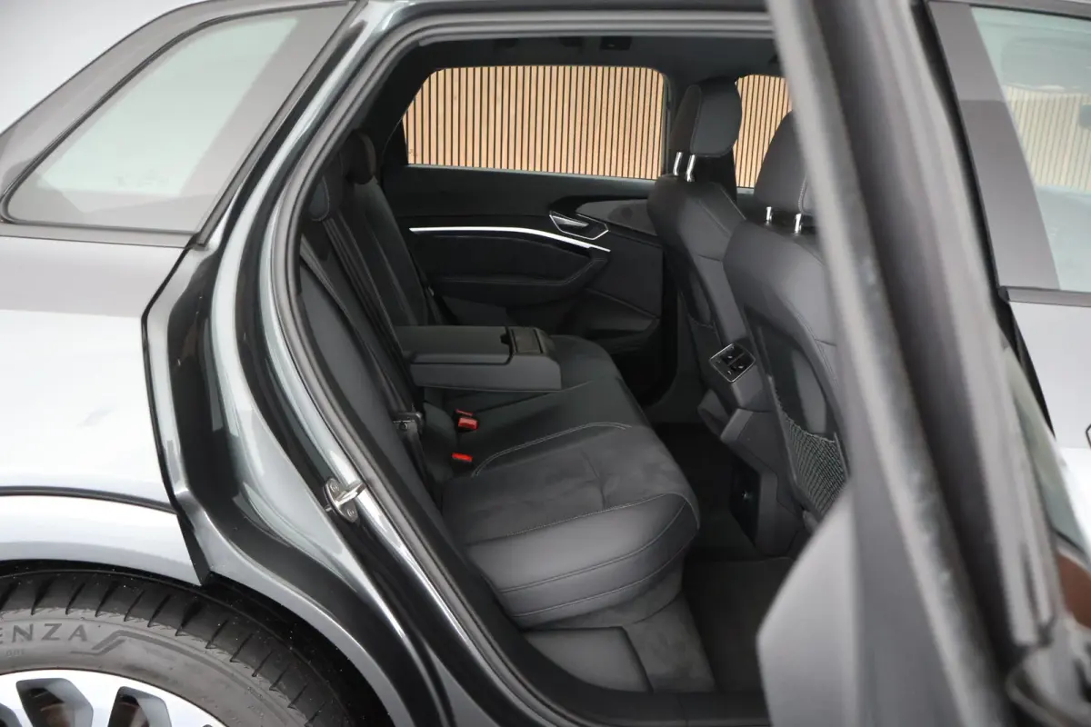 55 408pk 95 kWh SoH 94% quattro S edition Luchtvering Memory Camera Keyless Adaptive cruise 2x S-Line