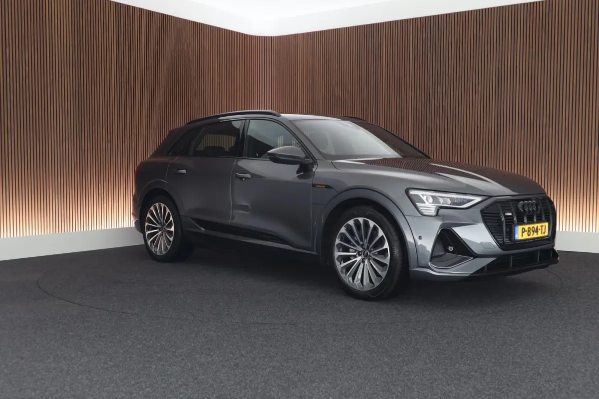 55 408pk 95 kWh SoH 94% quattro S edition Luchtvering Memory Camera Keyless Adaptive cruise 2x S-Line