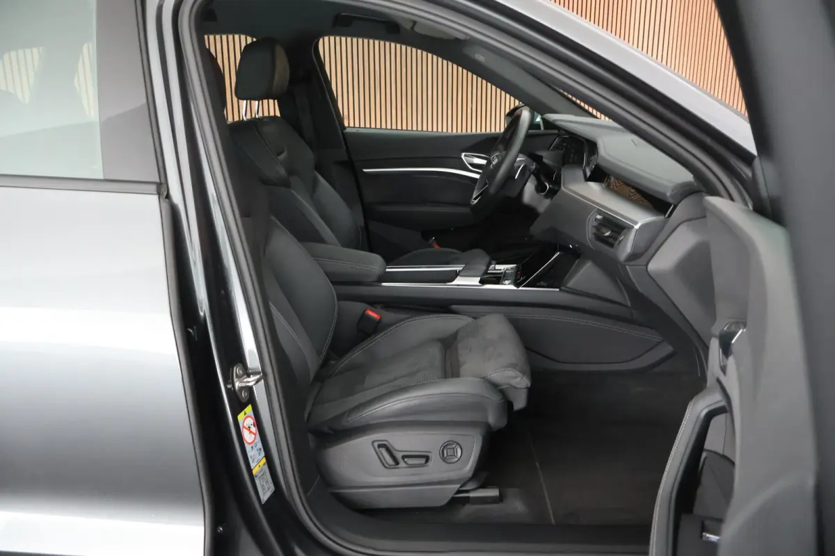 55 408pk 95 kWh SoH 94% quattro S edition Luchtvering Memory Camera Keyless Adaptive cruise 2x S-Line