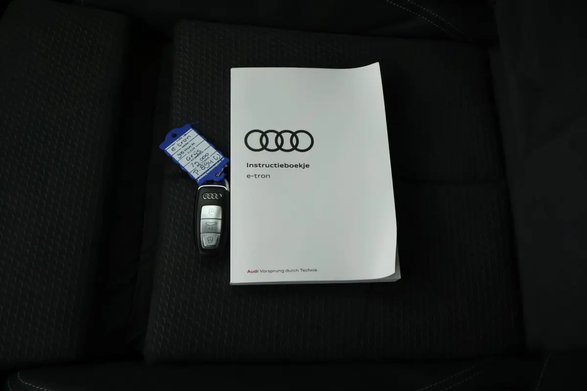 55 408pk 95 kWh SoH 94% quattro S edition Luchtvering Memory Camera Keyless Adaptive cruise 2x S-Line