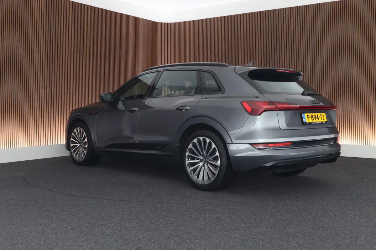 55 408pk 95 kWh SoH 94% quattro S edition Luchtvering Memory Camera Keyless Adaptive cruise 2x S-Line