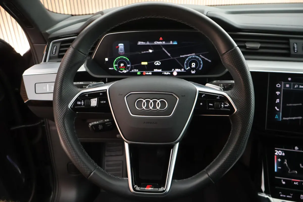 55 408pk 95 kWh SoH 94% quattro S edition Luchtvering Memory Camera Keyless Adaptive cruise 2x S-Line