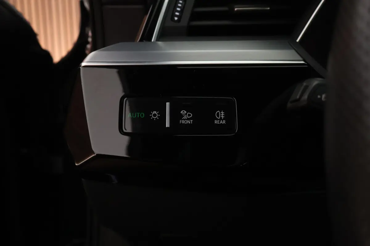 55 408pk 95 kWh SoH 94% quattro S edition Luchtvering Memory Camera Keyless Adaptive cruise 2x S-Line