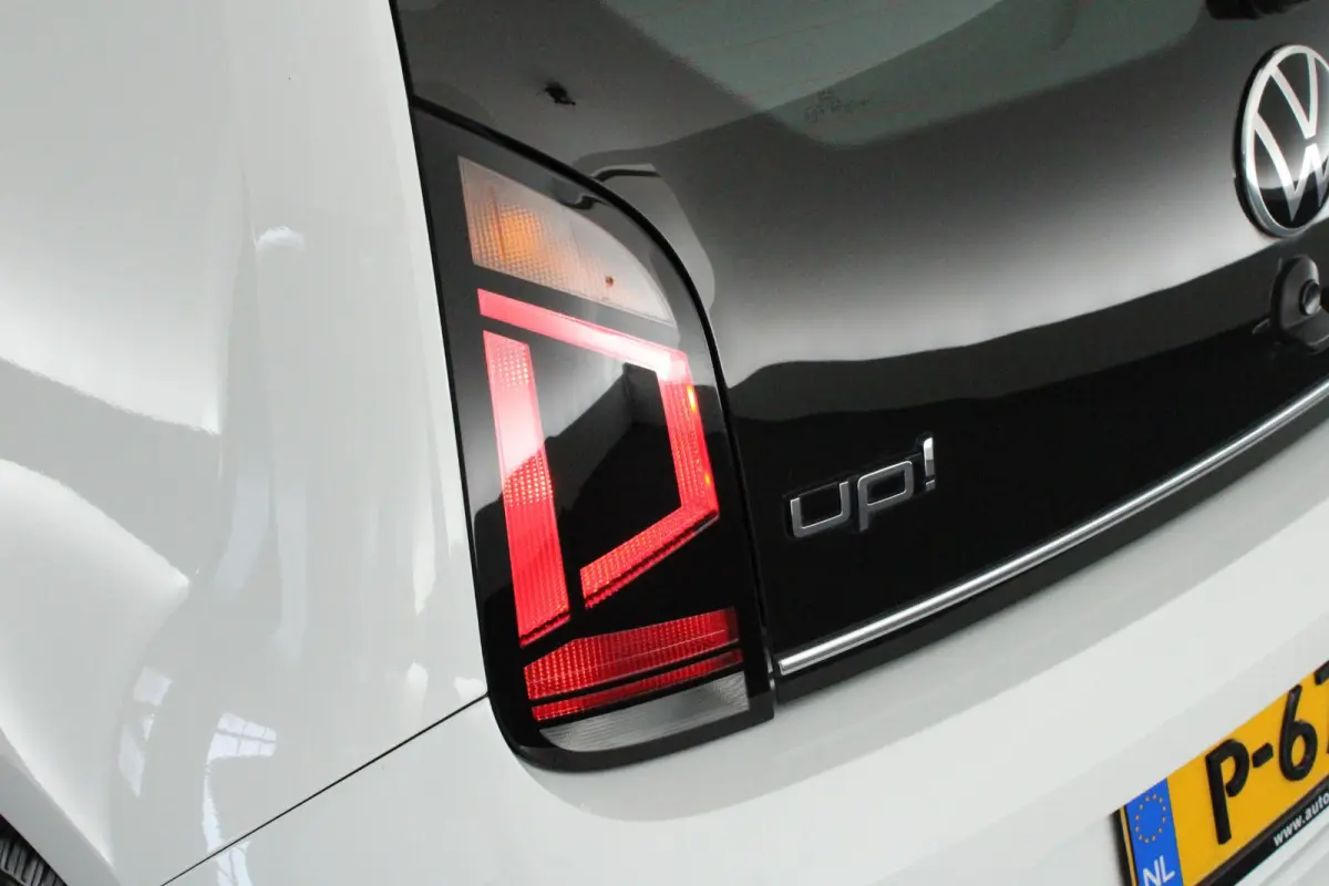 Up! 1.0 66pk Active Camera Cruise Stoelverwarming