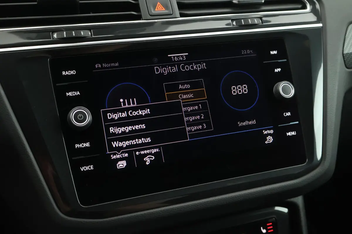 1.4 TSI eHybrid 245pk R-Line Black Style HUD Trekhaak 360Camera Leder Stoelverwarming Virtual Cockpit Keyless Navigatie Memory