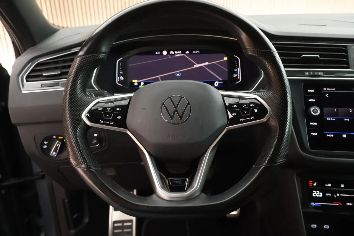 1.4 TSI eHybrid 245pk R-Line Black Style HUD Trekhaak 360Camera Leder Stoelverwarming Virtual Cockpit Keyless Navigatie Memory