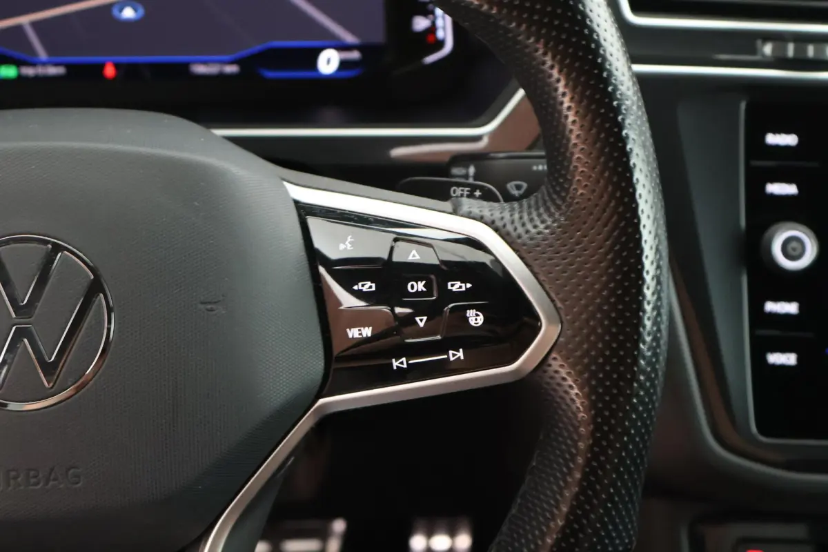 1.4 TSI eHybrid 245pk R-Line Black Style HUD Trekhaak 360Camera Leder Stoelverwarming Virtual Cockpit Keyless Navigatie Memory
