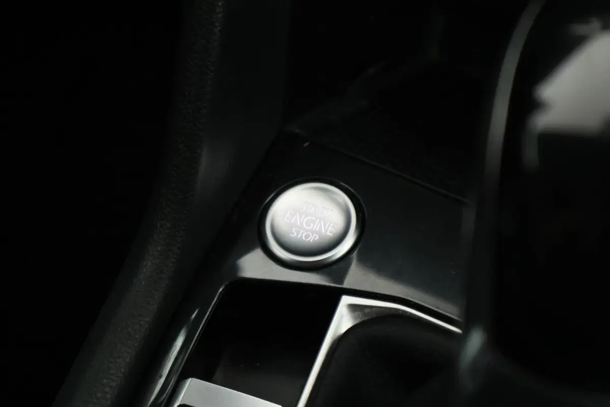 1.4 TSI eHybrid 245pk R-Line Black Style HUD Trekhaak 360Camera Leder Stoelverwarming Virtual Cockpit Keyless Navigatie Memory
