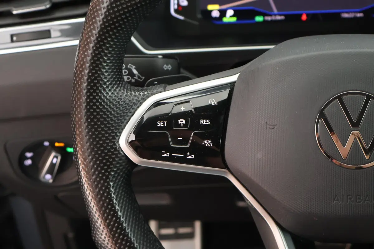 1.4 TSI eHybrid 245pk R-Line Black Style HUD Trekhaak 360Camera Leder Stoelverwarming Virtual Cockpit Keyless Navigatie Memory